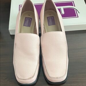 Fresco pale Pink Loafers VINTAGE size 8 fashionable! Add style to your wardrobe